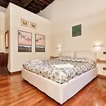 Guesthost - Palazzo Di Citta Elegant 公寓