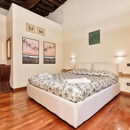 Guesthost - Palazzo Di Citta Elegant Appartement