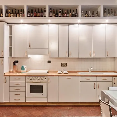 Guesthost - Palazzo Di Citta Elegant Apartamento *