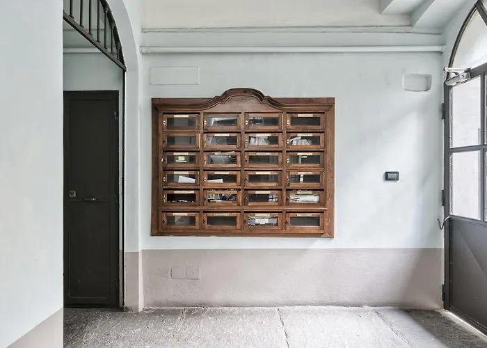 Guesthost - Palazzo Di Citta Elegant * تورينو